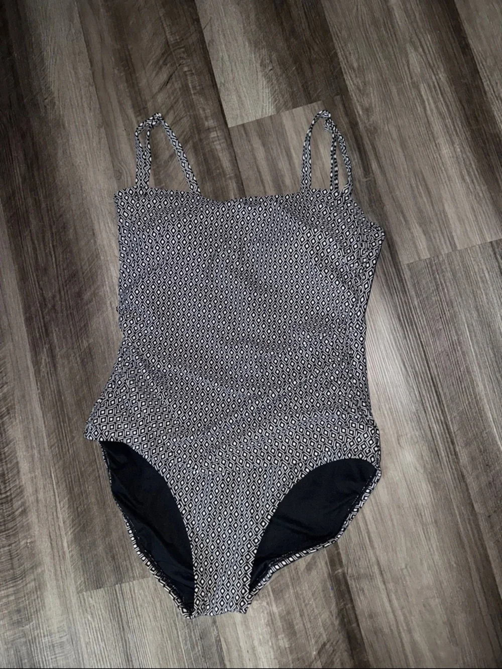 NEW DKNY One Piece Black White Swimsuit XL ruched stomach beach pool - Picture 2 of 8
